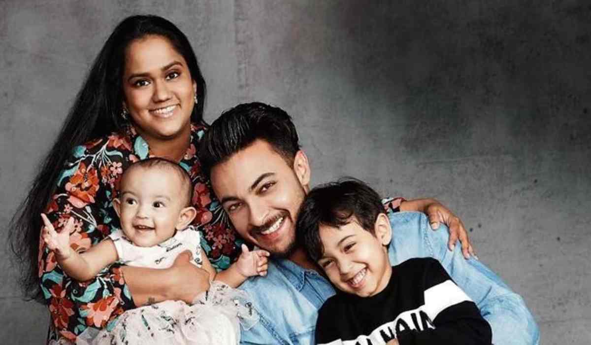 Arpita Khan And Ayush: आयुष ने न्यूज़ 18 के एक इंटरव्यू में तलाक के बारे में बात की और कहा मैंने अर्पिता से पूछा कि क्या वह मुझे तलाक देने वाली है।