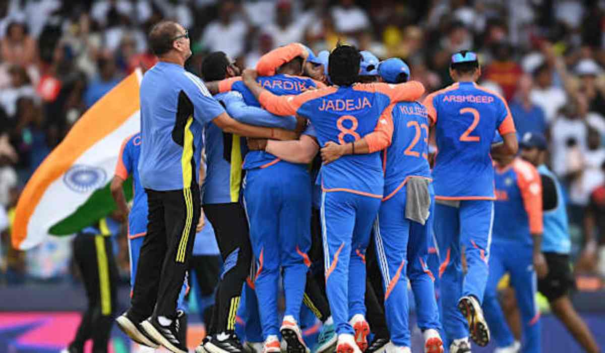 INDIA TEAM WINS T20 WORLD CUP: टीम इंडिया ने साउथ अफ्रीका को सात रन से हराकर जीत हासिल की, देश में ख़ुशी की लहर।