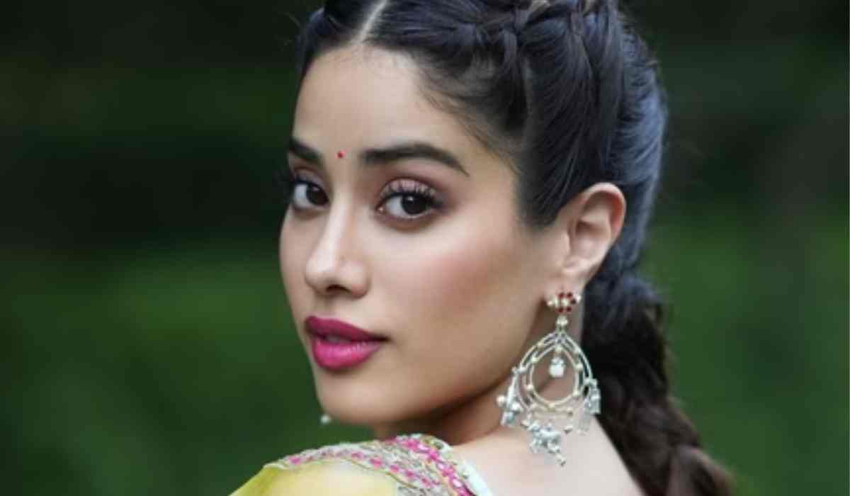 Janhvi Kapoor Health Issue: एक इंटरव्यू में जाह्नवी ने अपनी बीमारी को लेकर कहा की मुझे विकलांगता की तरह महसूस हो रहा था।