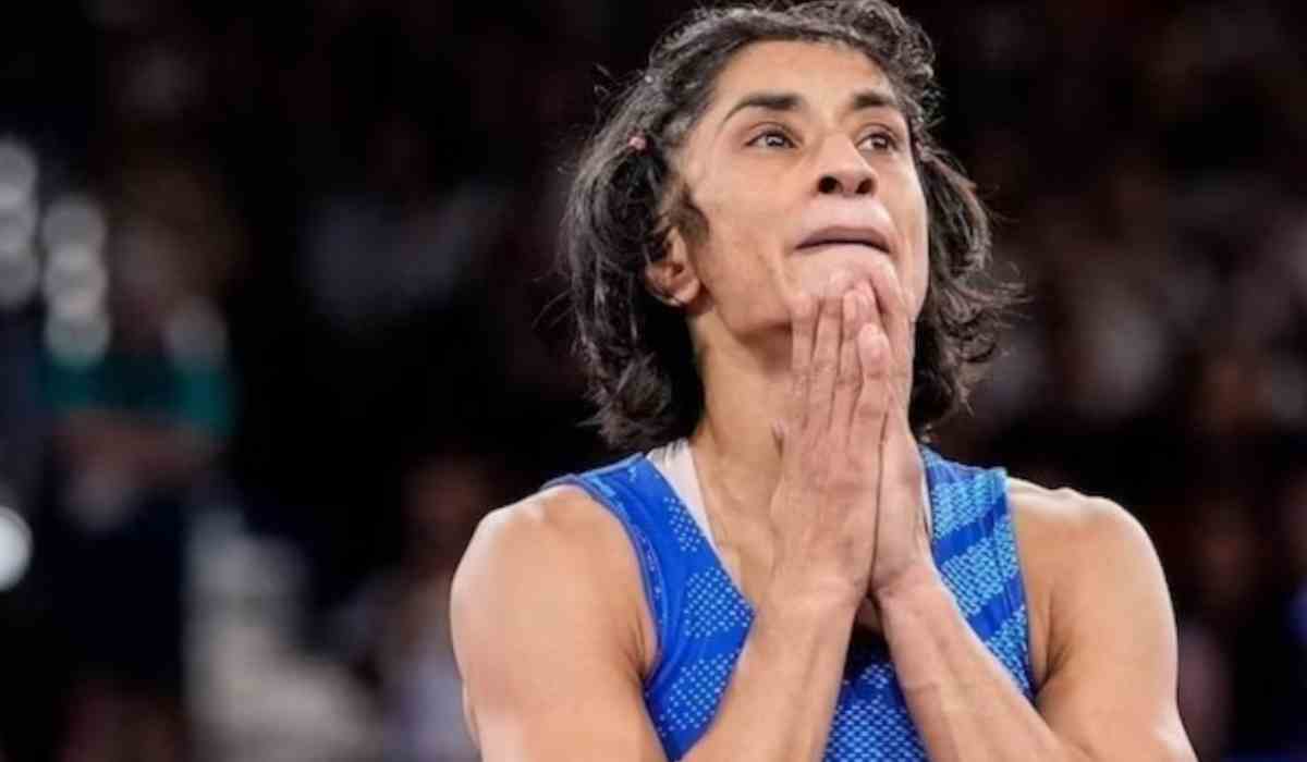 VINESH PHOGAT DISQUALIFIED FROM OLYMPICS: विनेश फोगाट को 100 ग्राम अधिक वजन के कारण ओलंपिक में अयोग्य घोषित कर दिया गया, प्रधानमंत्री मोदी ने दुःख प्रकट किया।