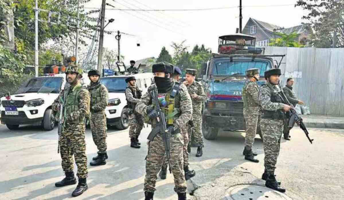 Grenade Attack in Srinagar Sunday Market: श्रीनगर के संडे मार्केट में ग्रेनेड हमला, 12 से अधिक नागरिक घायल।