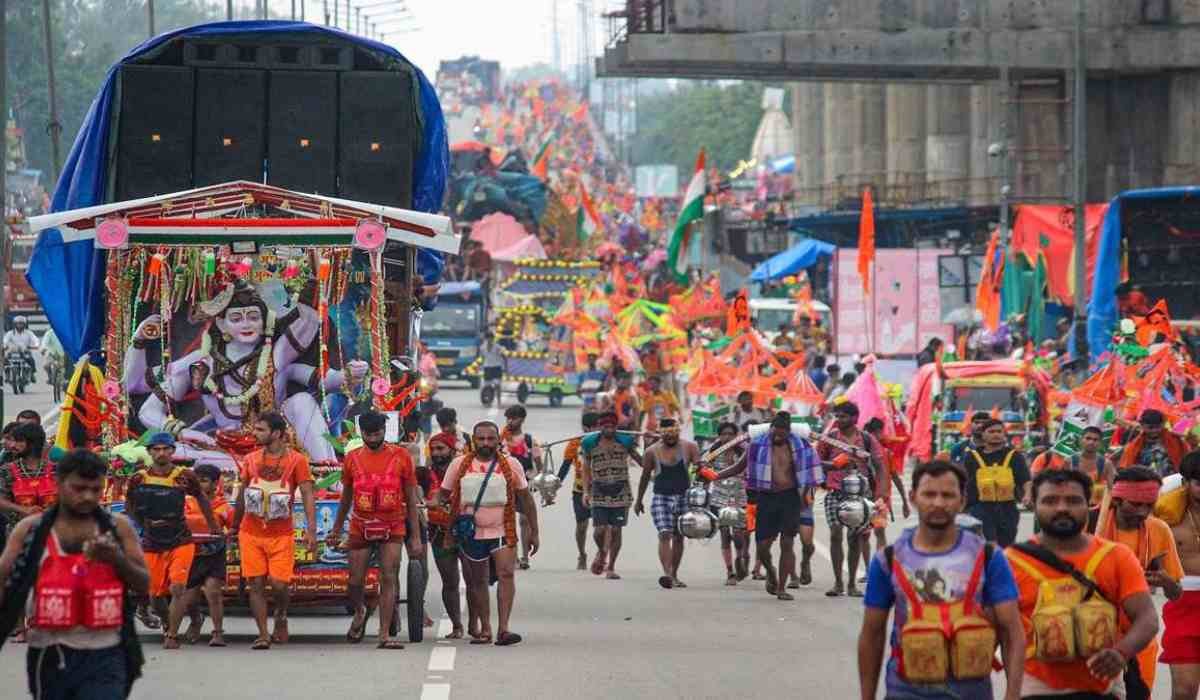 Kanwar Yatra 2025: कांवड़ यात्रा के मद्देनज़र यूपी-उत्तराखंड में शराब की दुकानों पर पर्दा, दिल्ली में मीट की दुकानों पर पाबंदी