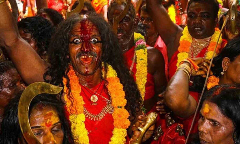 भारत के 5 सबसे रहस्यमयी मंदिर – Most Mysterious Temples in India जिनके रहस्य आज भी वैज्ञानिक नहीं सुलझा पाए 2 B1 ED 1 compressed