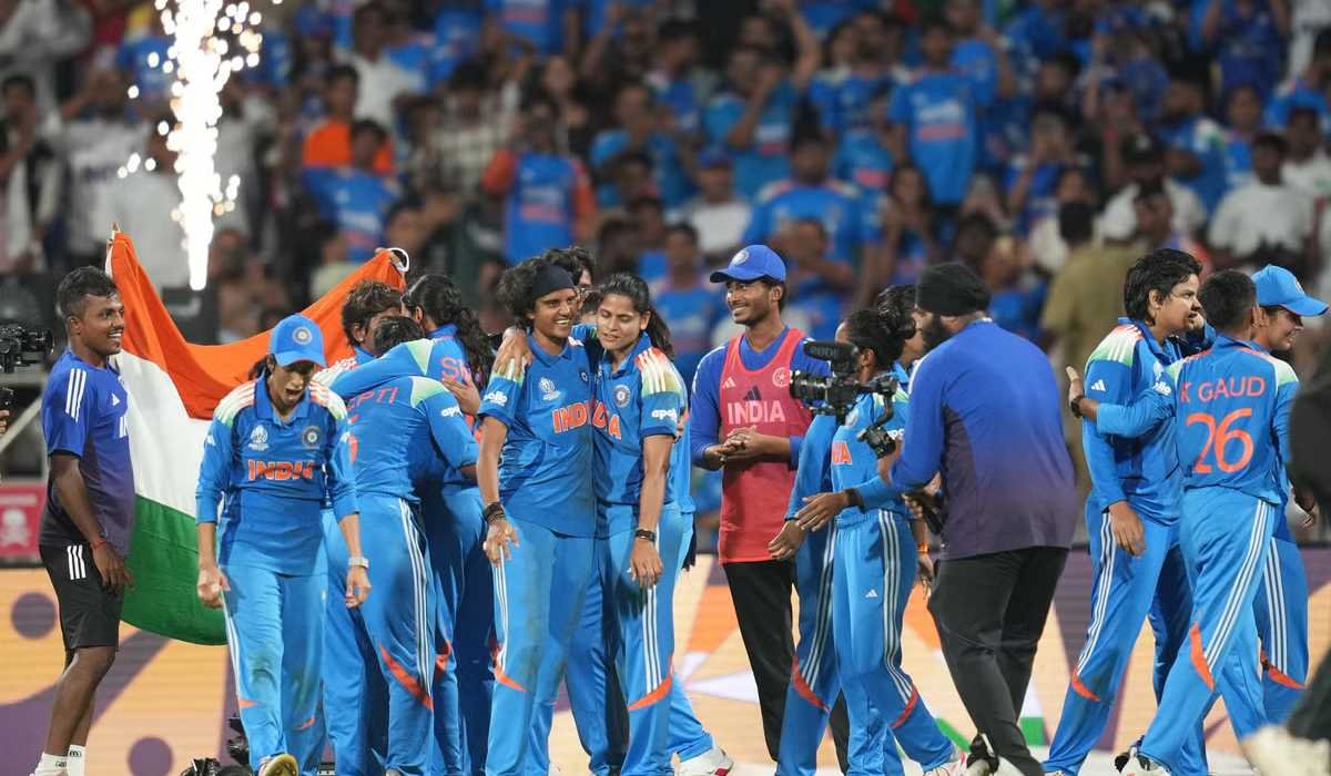 IND W vs SA W Final 2025: हार के बाद रो पड़ीं साउथ अफ्रीका की खिलाड़ी, फिर टीम इंडिया ने दिखाया ऐसा जेस्चर कि दुनिया रह गई भावुक