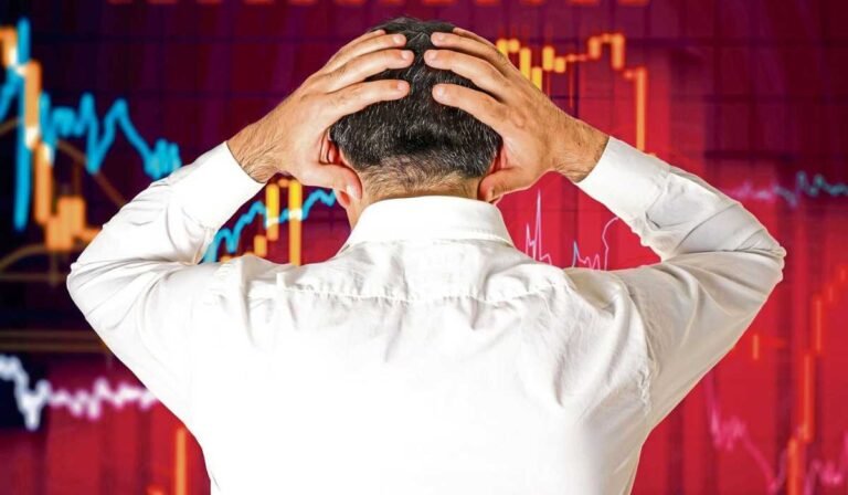 Stock Market Today: लगातार दूसरे दिन शेयर बाजार क्रैश, सेंसेक्स 436 अंक लुढ़का, निफ्टी 25,840 के नीचे फिसला| 4 Stock Market Today: लगातार दूसरे दिन शेयर बाजार क्रैश, सेंसेक्स 436 अंक लुढ़का, निफ्टी 25,840 के नीचे फिसला |