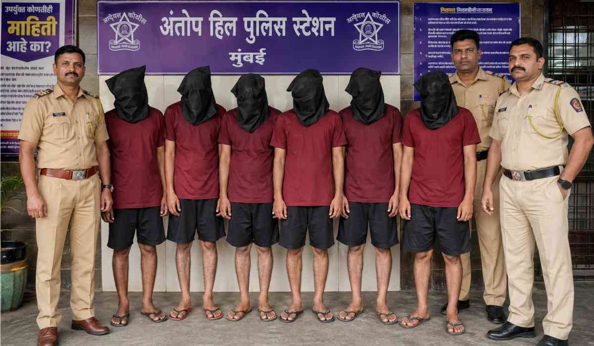 मुंबई पुलिस नई यूनिफॉर्म में लॉकअप में खड़े आरोपी, कस्टोडियल सुसाइड रोकने के लिए नई पहल