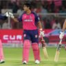 Rajasthan Royals chase 223 के बाद मैदान पर जश्न मनाते खिलाड़ी, हरे क्रिकेट ग्राउंड पर जीत का पल