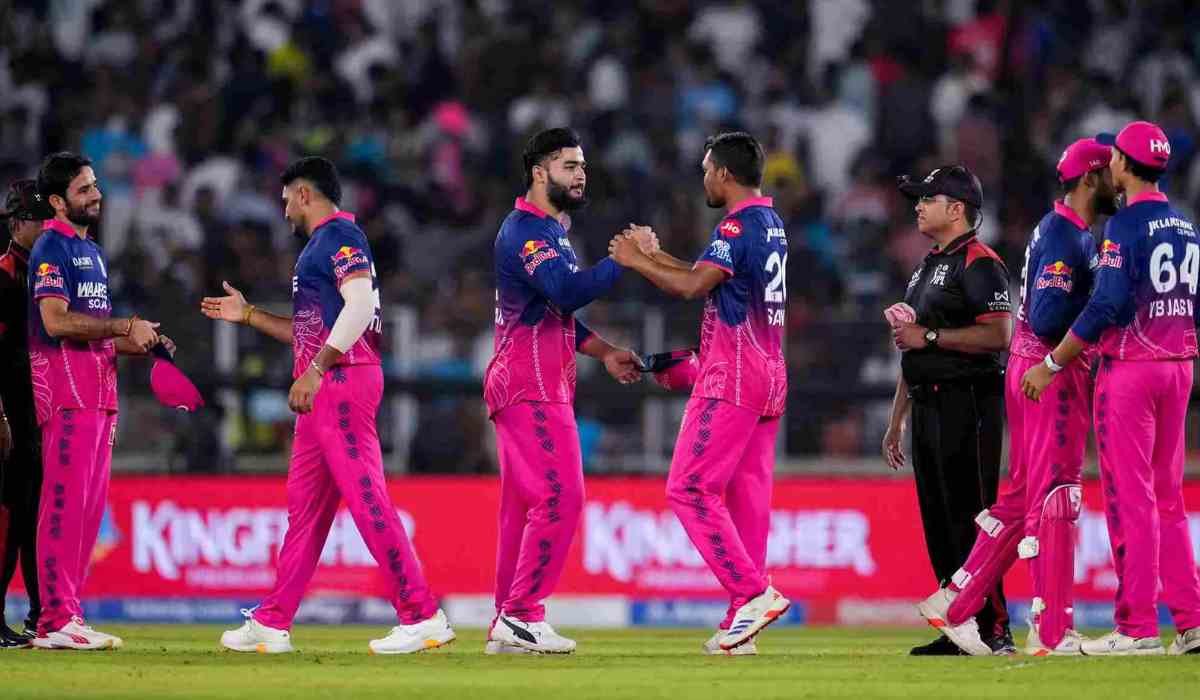 RR vs MI Highlights: राजस्थान रॉयल्स के खिलाड़ी मुंबई इंडियंस पर जीत के बाद जश्न मनाते हुए