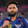 Rishabh Pant IPL 2026 के दौरान Lucknow Super Giants की हार के बाद पोस्ट मैच इंटरव्यू देते हुए दिखाई दे रहे हैं।
