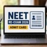 NEET Re-Exam Admit Card 2026 डाउनलोड करने की तैयारी करते छात्र का प्रतीकात्मक दृश्य, लैपटॉप स्क्रीन पर एडमिट कार्ड और मेडिकल प्रवेश परीक्षा से जुड़ी सामग्री दिखाई दे रही है।