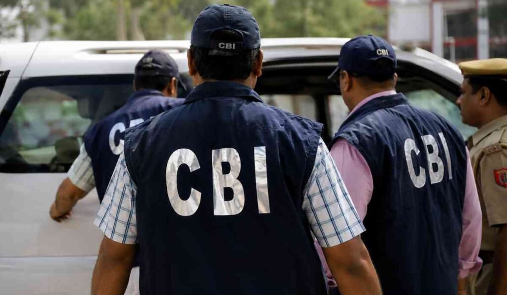 CREST घोटाला Case में कार्रवाई करते हुए CBI अधिकारी जांच के दौरान, 75 करोड़ रुपये के कथित फंड घोटाले की जांच जारी